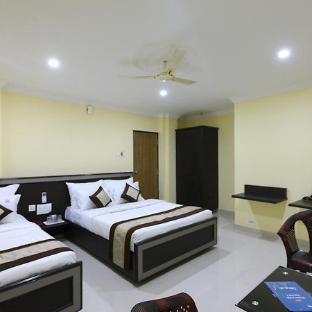 Madrasi Airport Hotel - Saibala Chennai Eksteriør bilde
